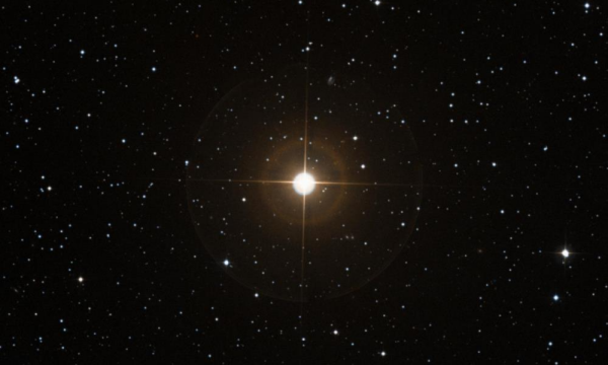 UW-Lyn (Star) - In-The-Sky.org